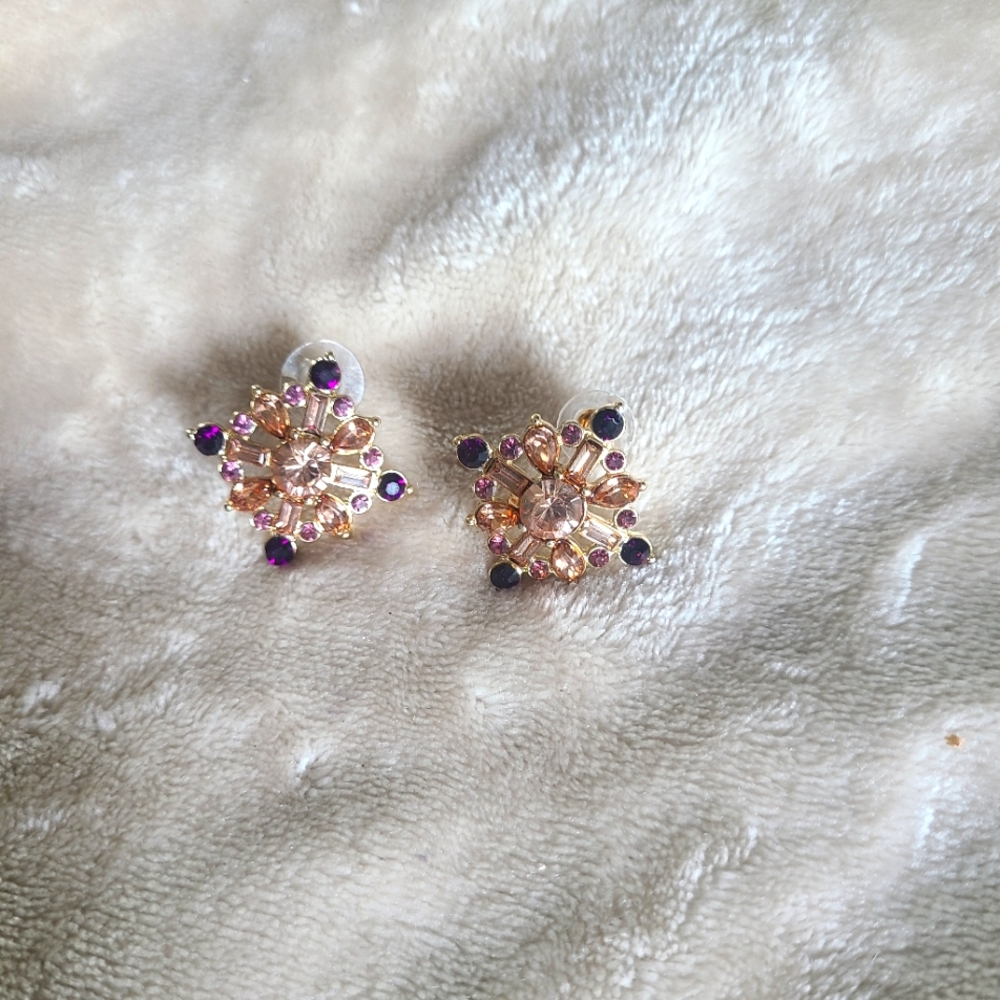 NWOT Noir Luxe earings